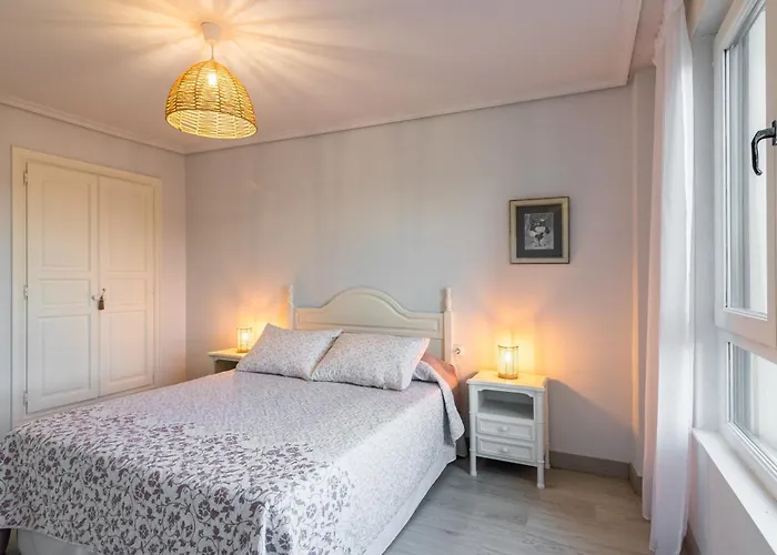 Le Dorat 38 Santilla Del Mar * 桑提亚纳德玛