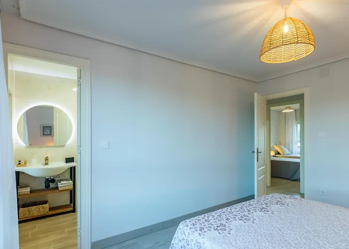 Le Dorat 38 Santilla Del Mar * 桑提亚纳德玛